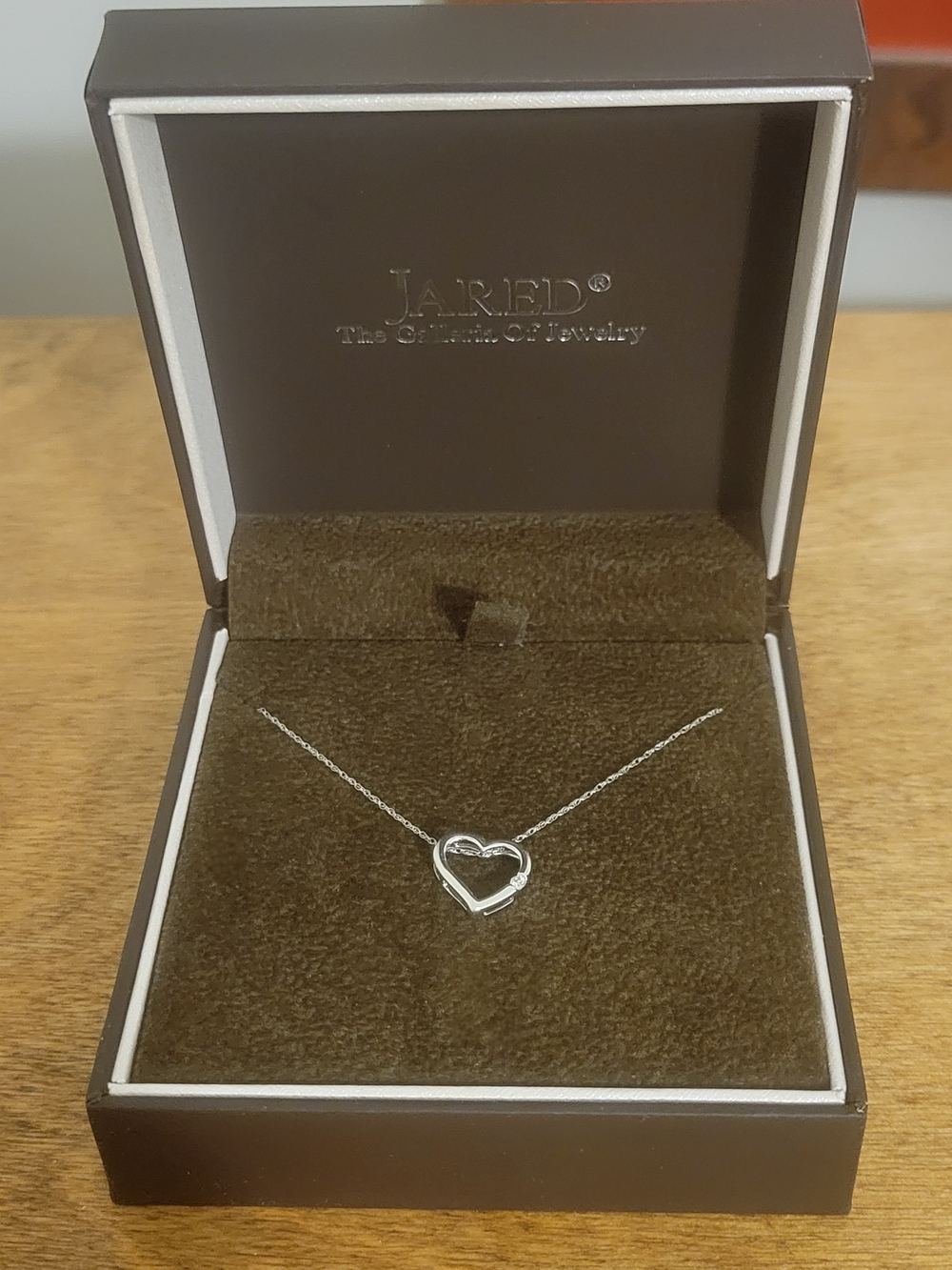 Jared 10K White Gold Open Heart Necklace Genuine Diamond Accent N/C 1g Solid